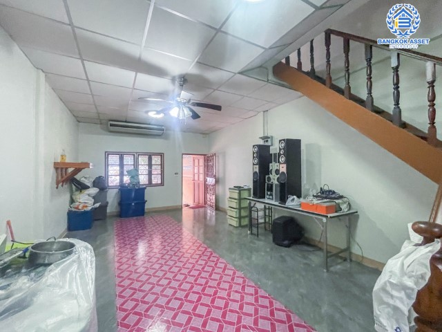 *****ทาวน์เฮ้าส์มือสองย่านนนทบุรี ม.บัวทอง3 กาญจนาภิเษก บนเนื้อที่ 18 ตร.ว. ฟังก์ชัน 2 ห้องนอน 1 ห้องน้ำ 1 ที่จอดรถ แถมฟรี! 2 เครื่องปรับอากาศ ในราคาล้านกว่าๆ เดินทางสะดวก ใกล้เซ็นทรัลเวสต์เกต และรถไฟฟ้าสายสีม่วง "สถานีคลองบางไผ่" จองด่วน!